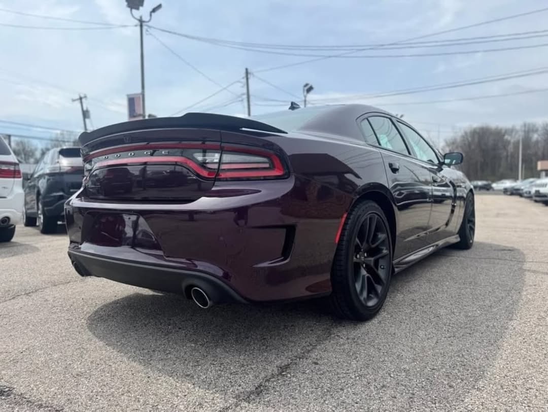 Dodge Charger R/T 4dr Sedan view 5