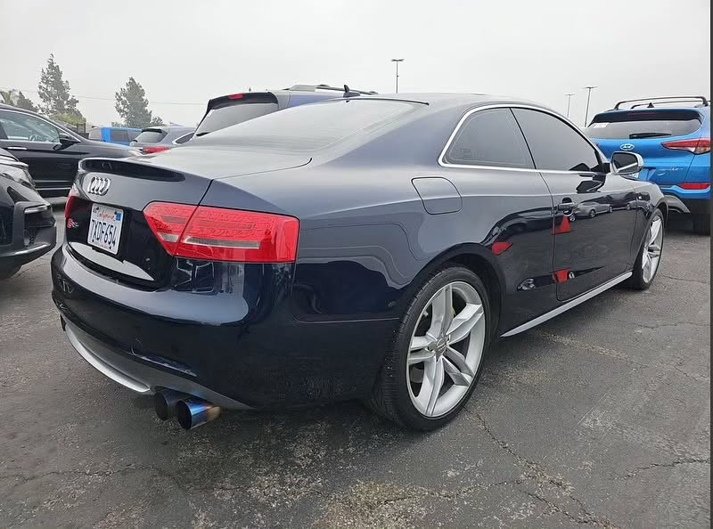 Audi S5 V8 AWD view 3