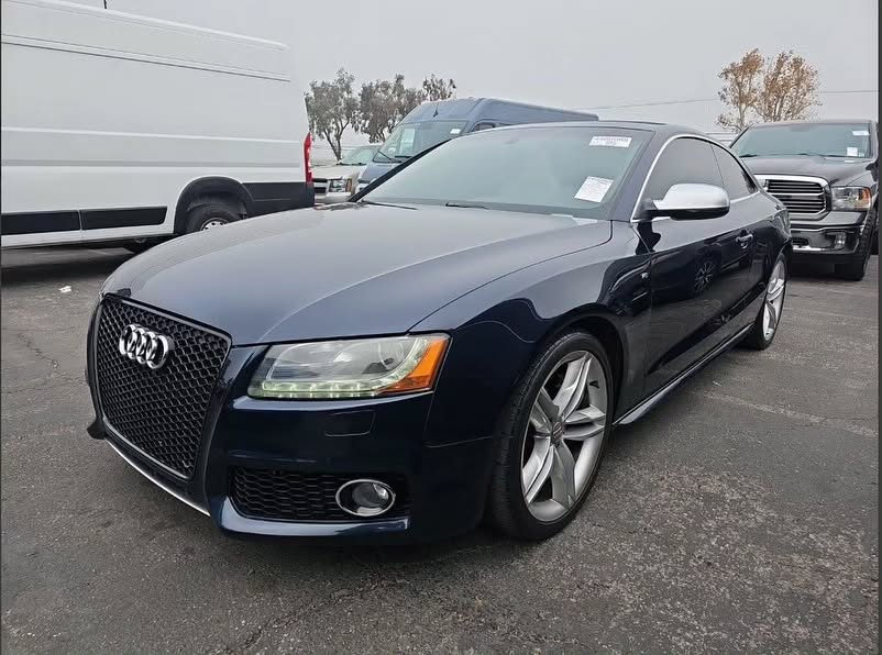 Audi S5 V8 AWD view 2