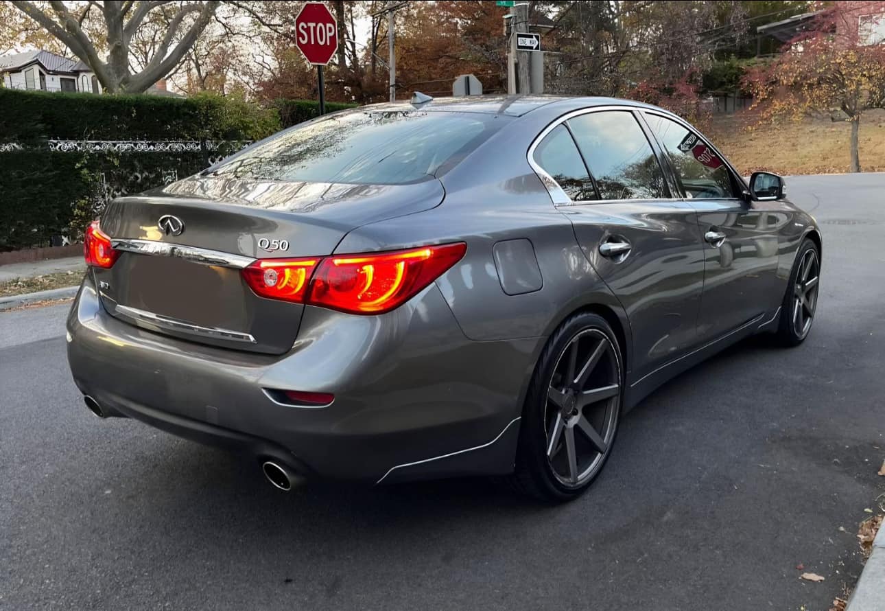 Infiniti Q50 AWD view 5