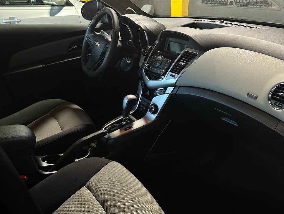 Chevrolet Cruze view 8