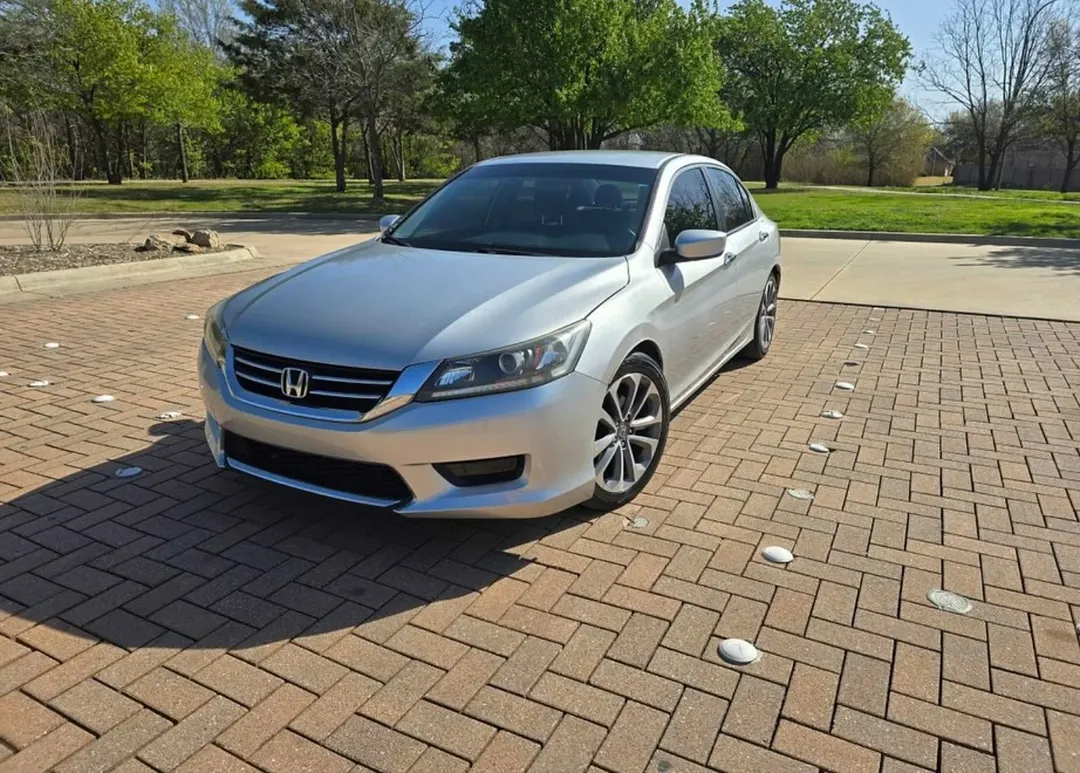 Honda Accord · Sport Sedan 4D view 2
