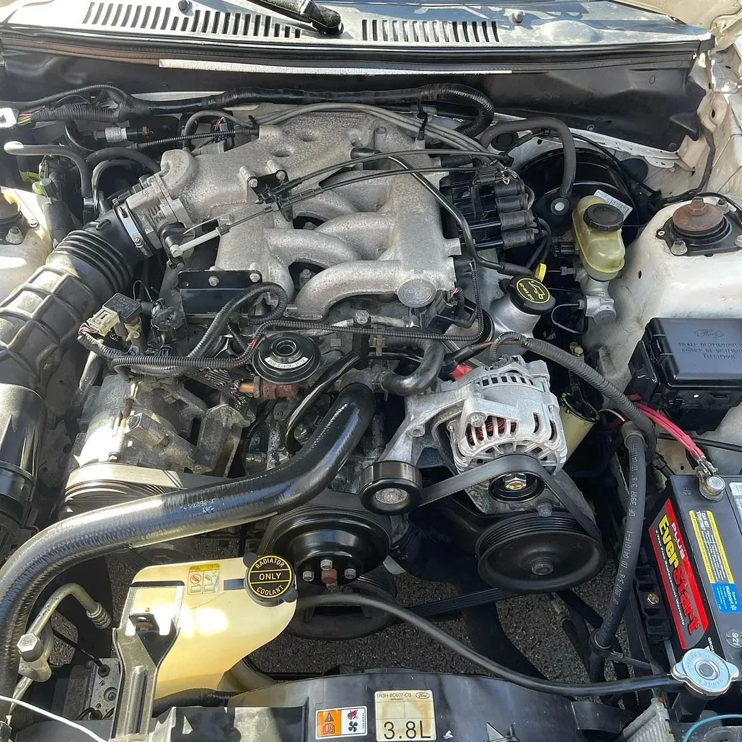 Ford Mustang Premium Convertible view 5