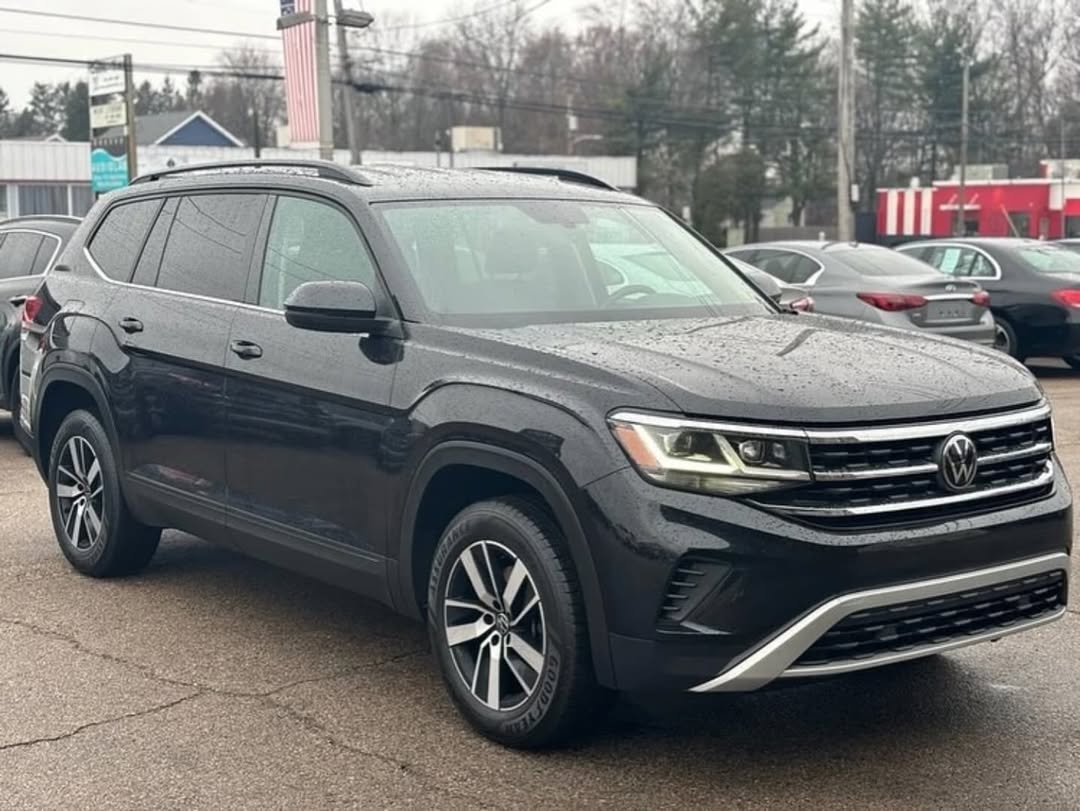 Volkswagen Atlas SE view 2