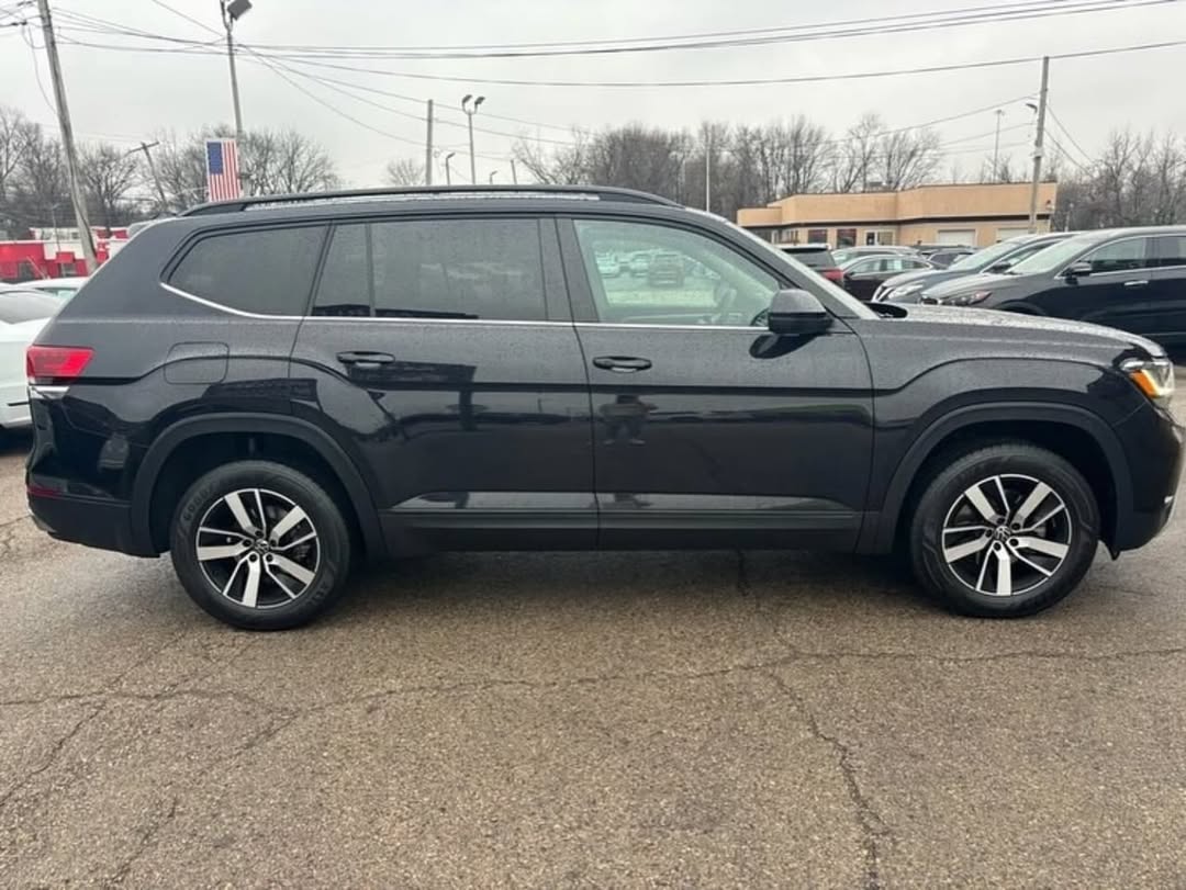Volkswagen Atlas SE view 6
