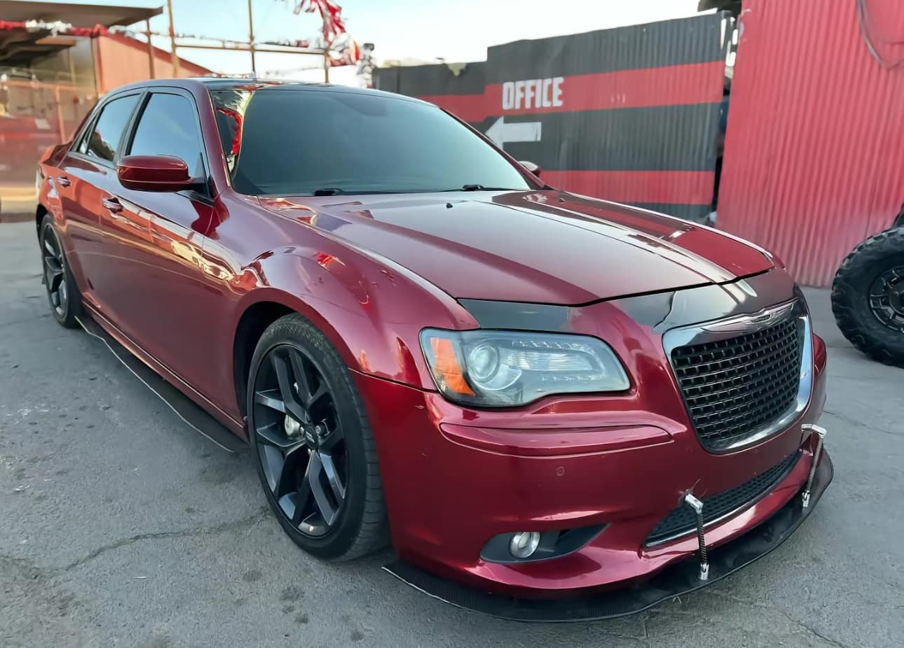 Chrysler 300 view 5