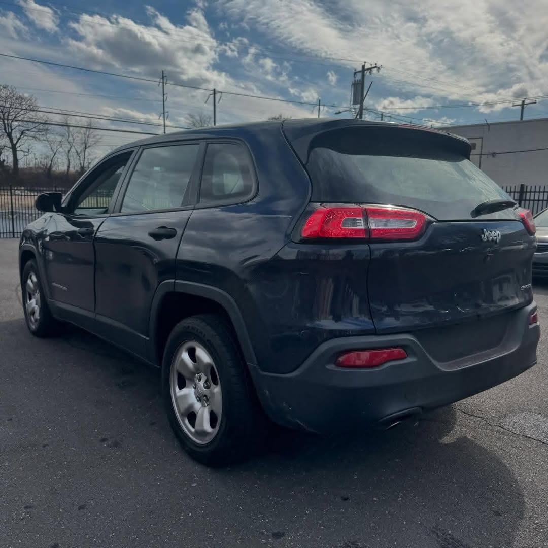 Jeep Cherokee view 6