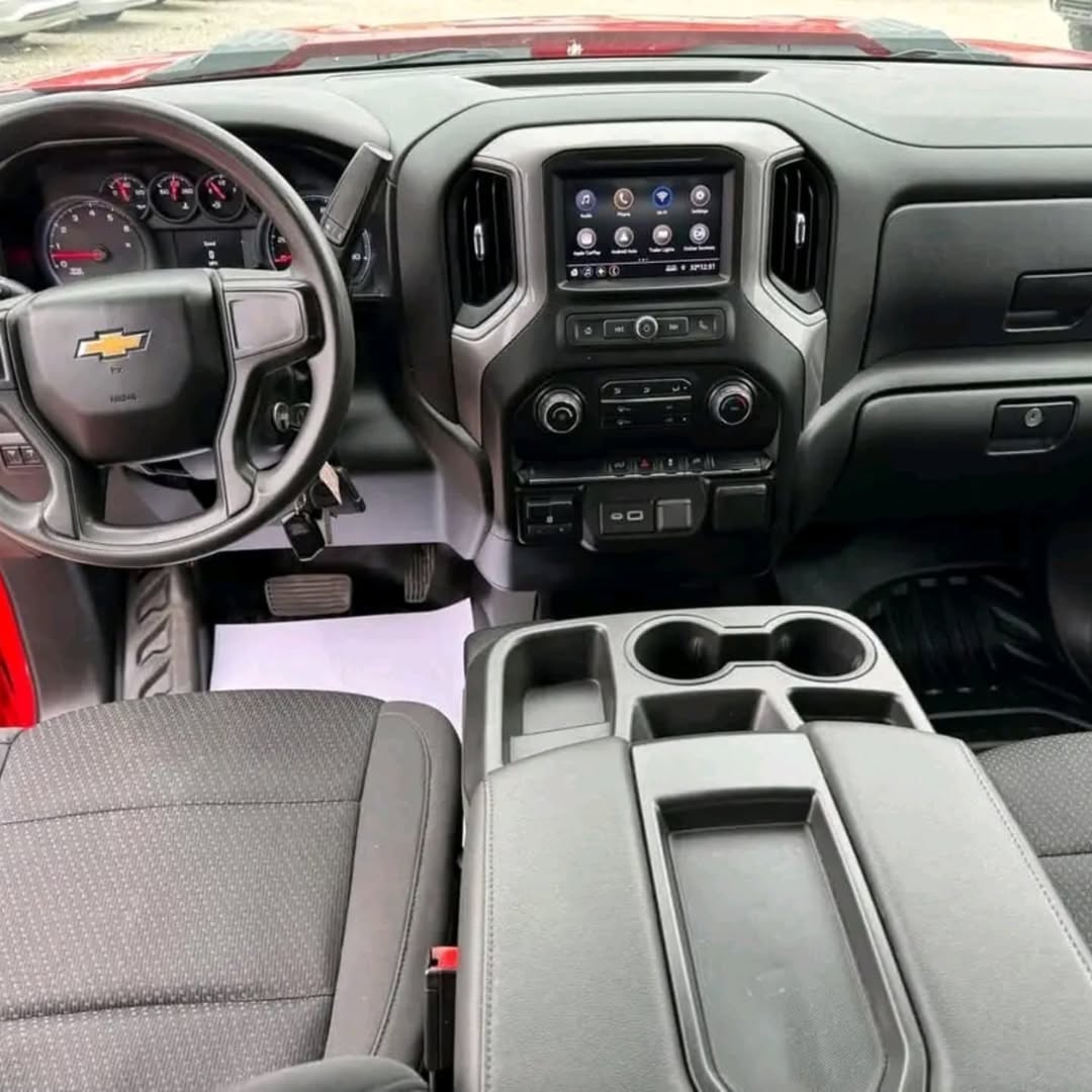 Chevrolet Silverado view 5