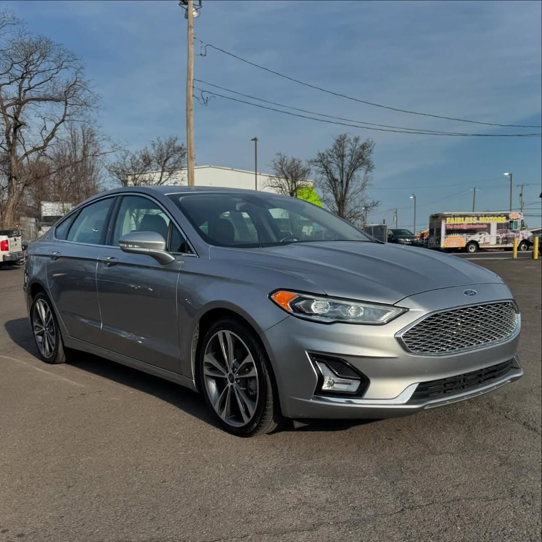 Ford Fusion Titanium view 2