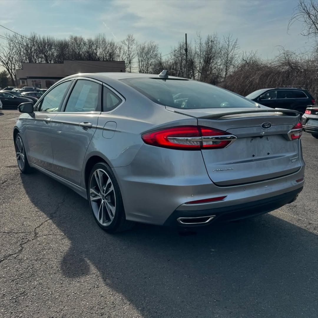 Ford Fusion Titanium view 6