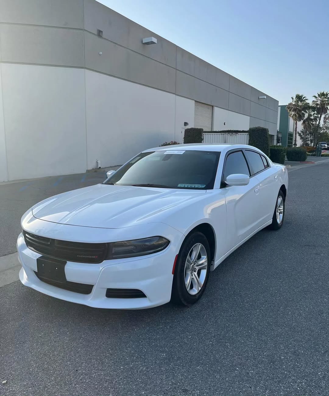 Dodge CHARGER SXT view 4