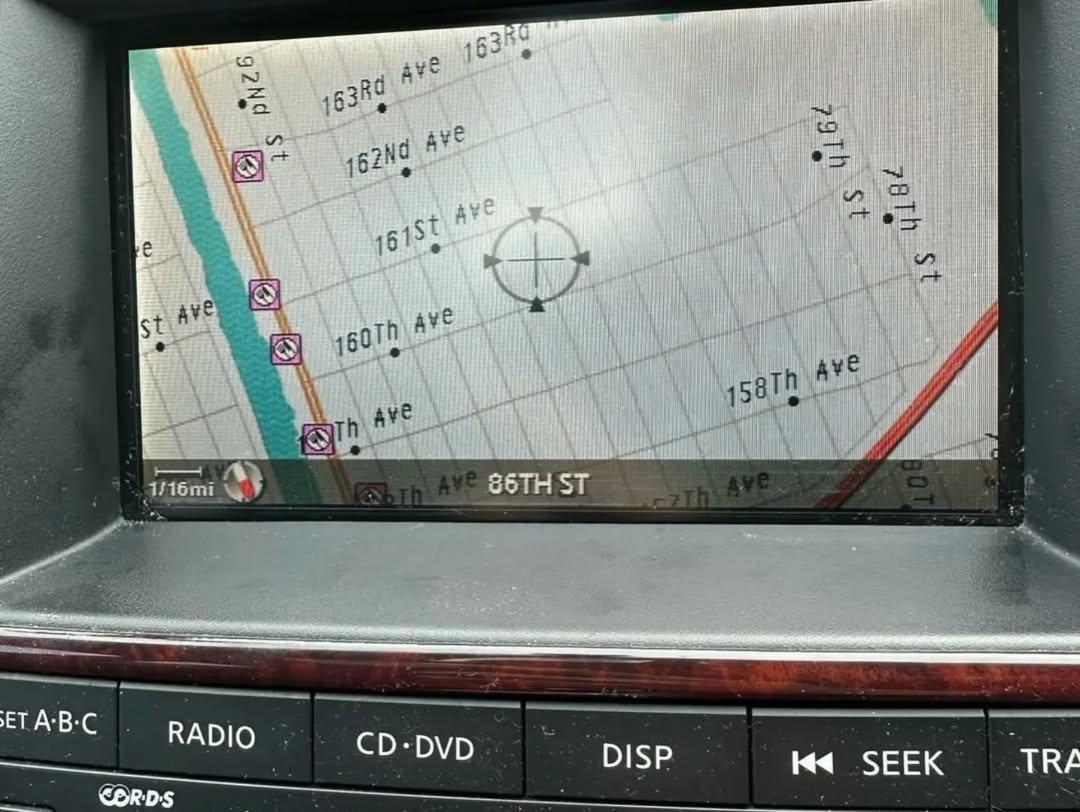 Infiniti FX 35 view 8