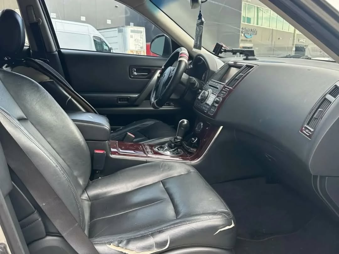Infiniti FX 35 view 6