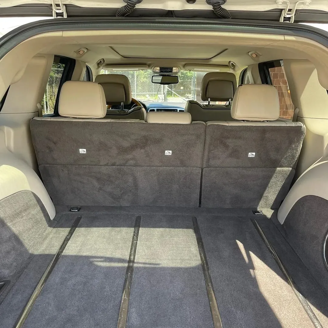 Jeep Grand Cherokee Overland view 7