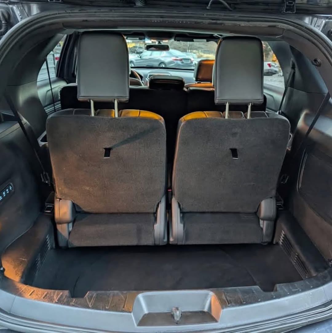 Ford EXPLORER Sport view 5