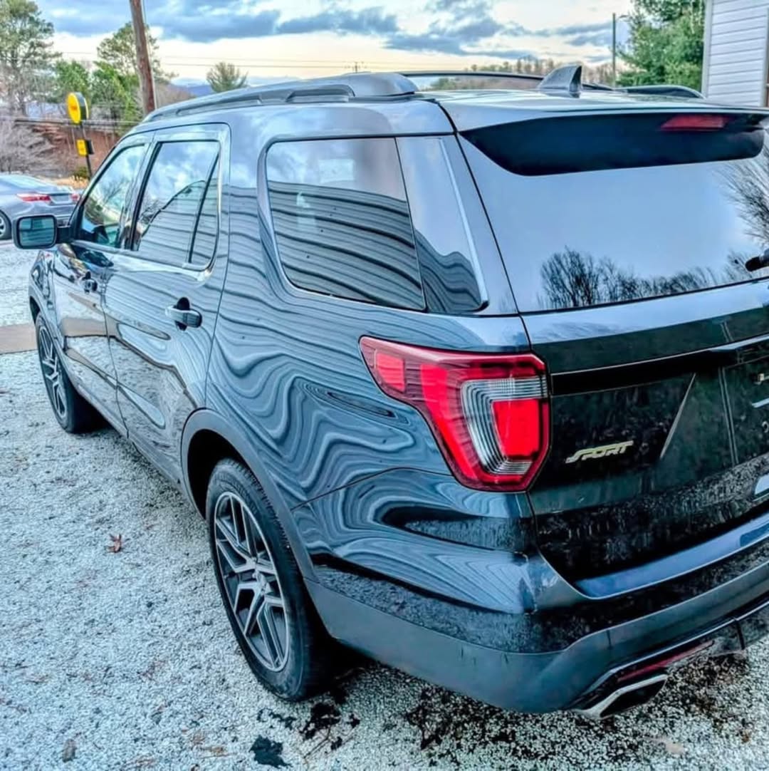 Ford EXPLORER Sport view 6
