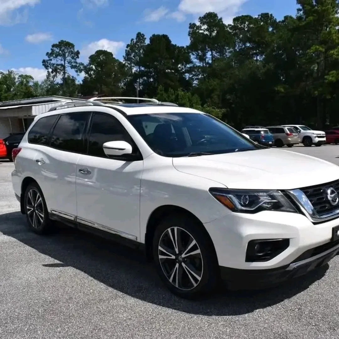 Nissan Pathfinder Platinum view 2