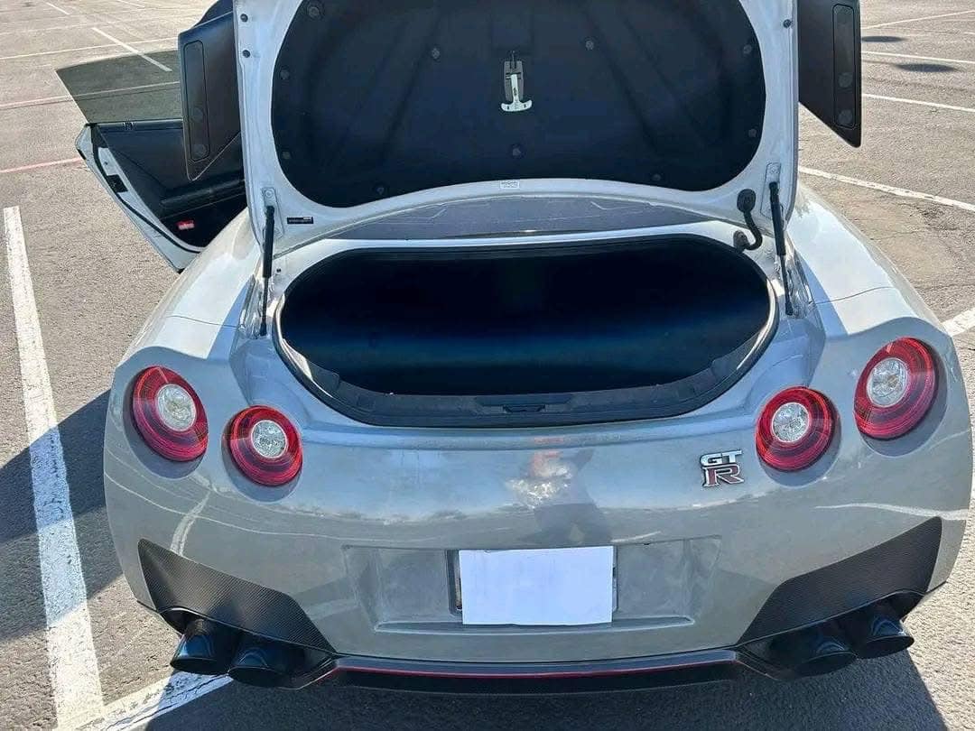 Nissans GTR view 3