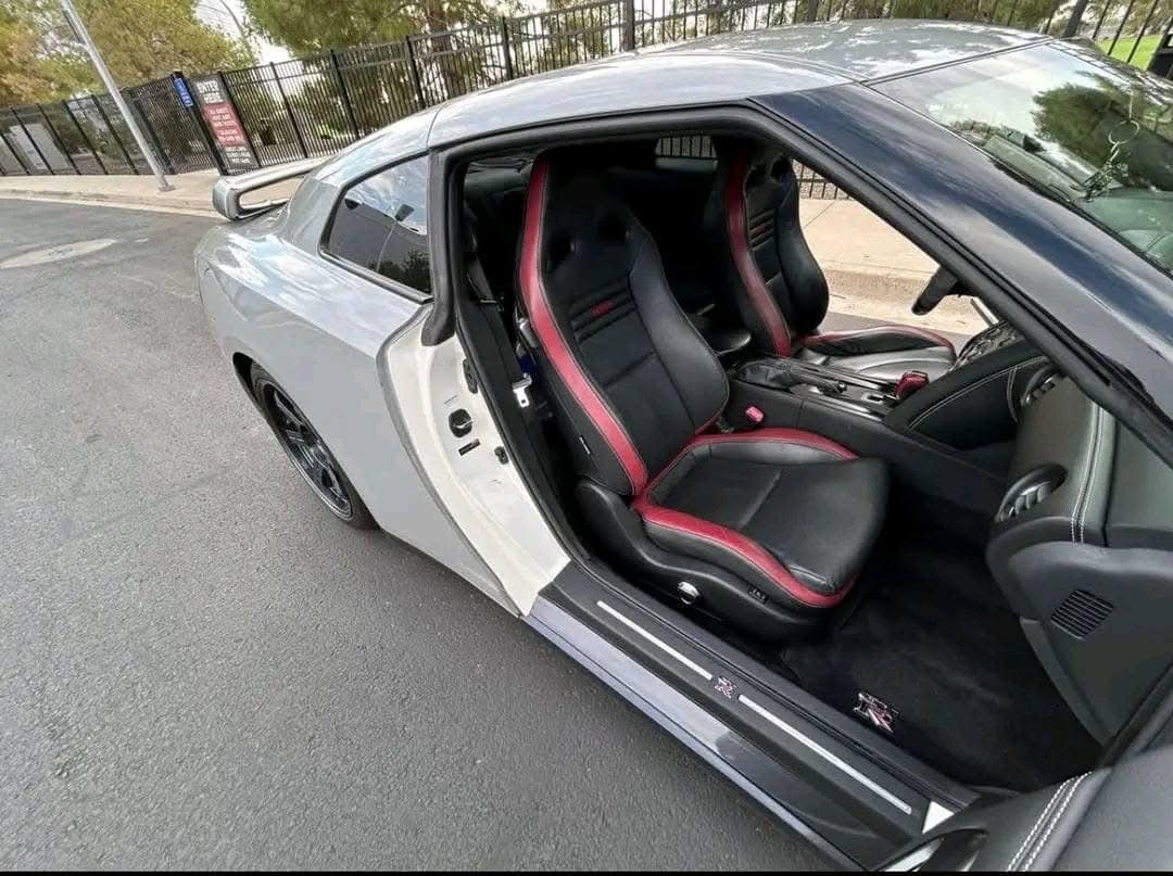 Nissans GTR view 5