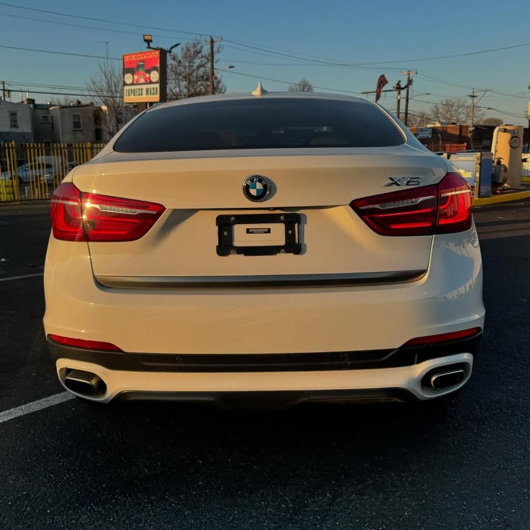 BMW X6 view 7