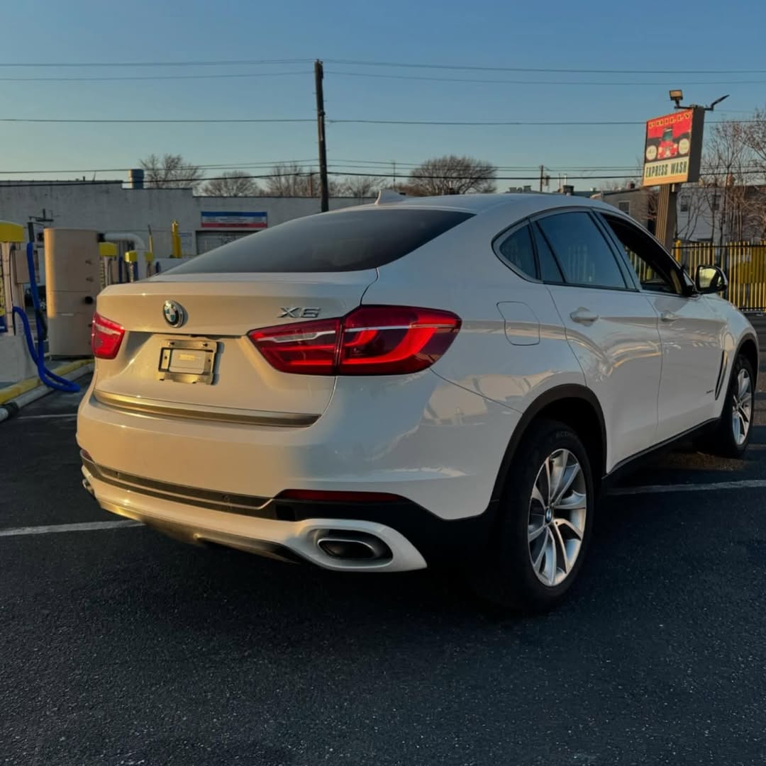 BMW X6 view 6