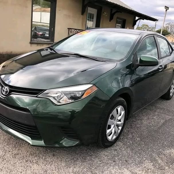 Toyota Corolla LE Automatic view 2
