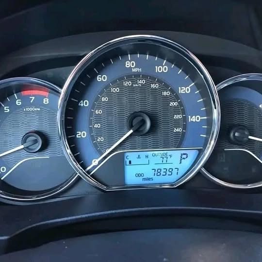 Toyota Corolla LE Automatic view 3