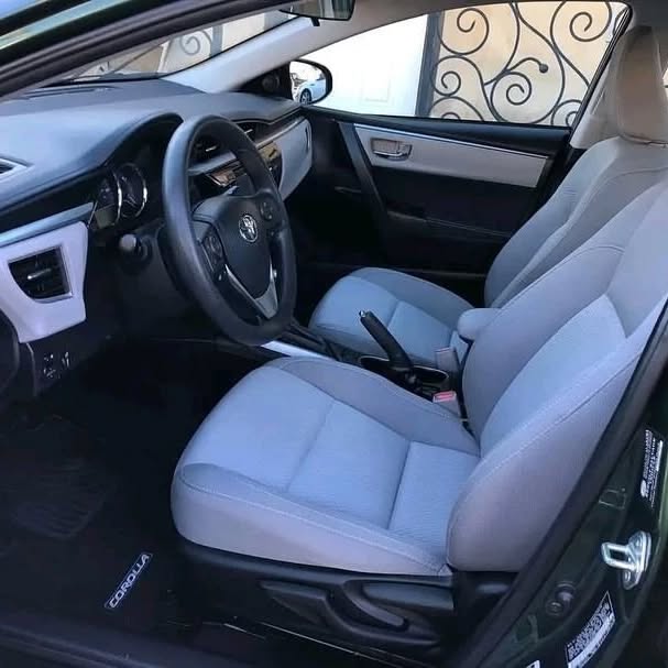 Toyota Corolla LE Automatic view 8