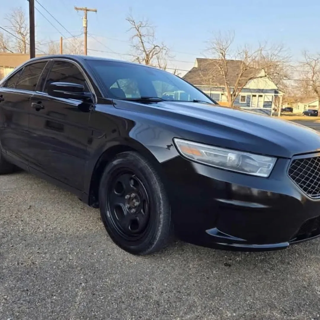 Ford Taurus · Interceptor view 2