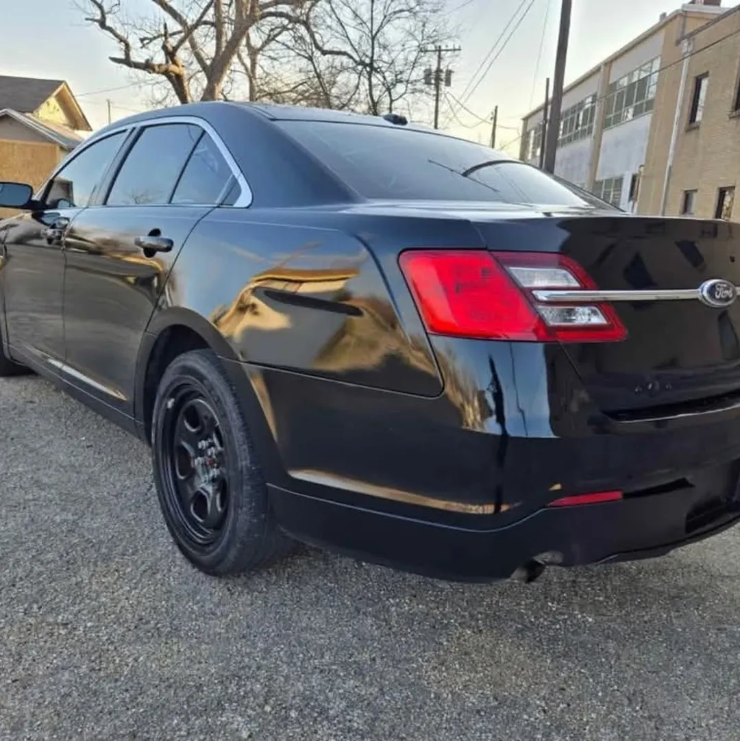 Ford Taurus · Interceptor view 7