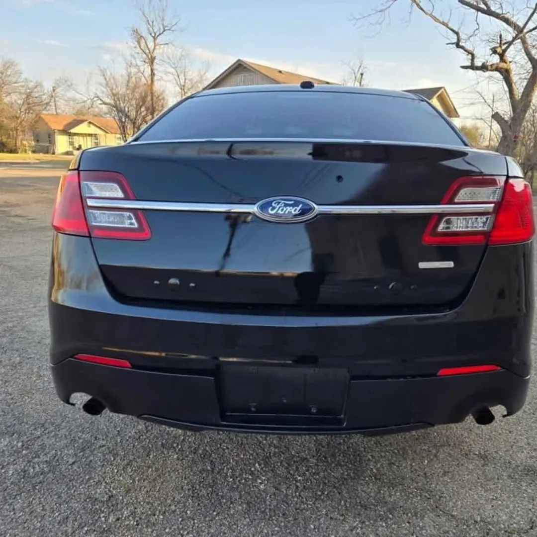 Ford Taurus · Interceptor view 8