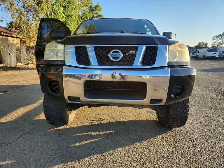 2012 Nissan titan 5.6 v8 for sale