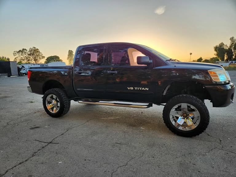 Nissan titan 5.6 v8 view 6