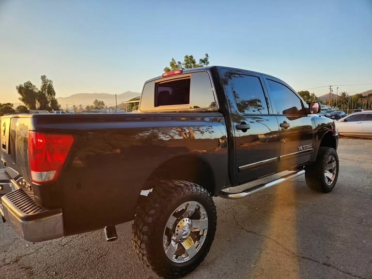 Nissan titan 5.6 v8 view 7