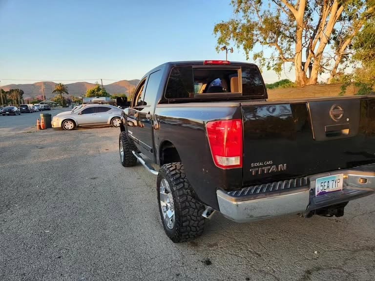 Nissan titan 5.6 v8 view 8