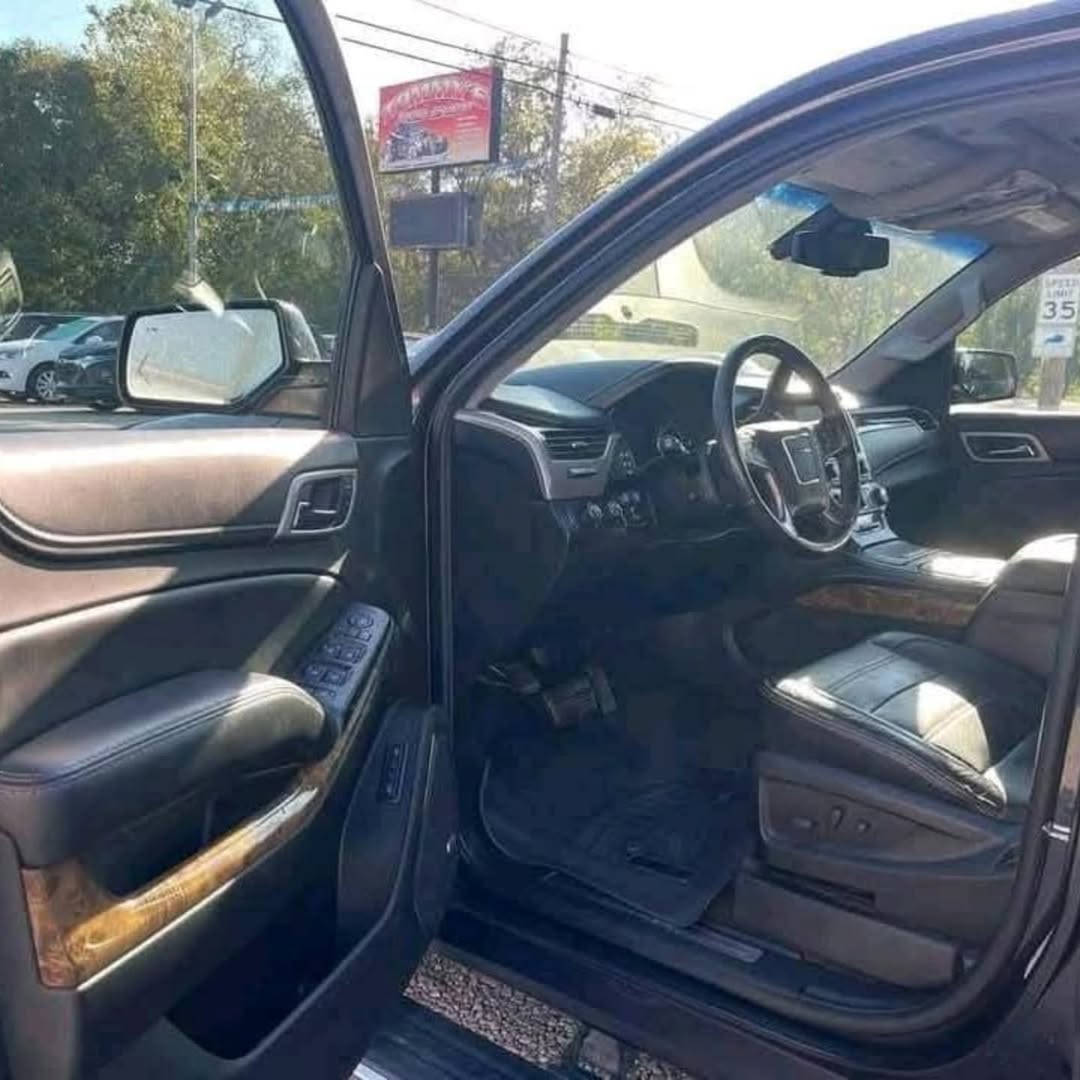 GMC Yukon view 6