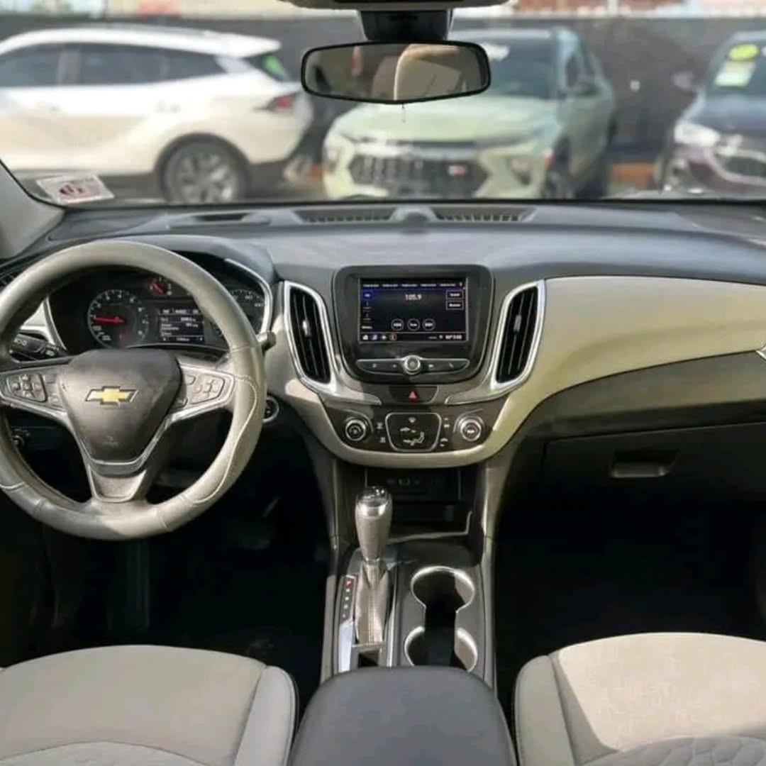 Chevrolet Equinox LS view 2