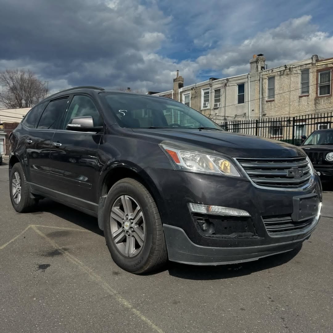 Chevy Traverse view 3
