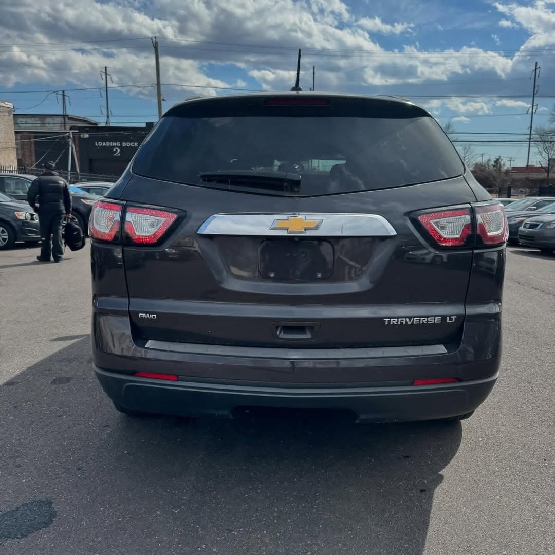 Chevy Traverse view 8