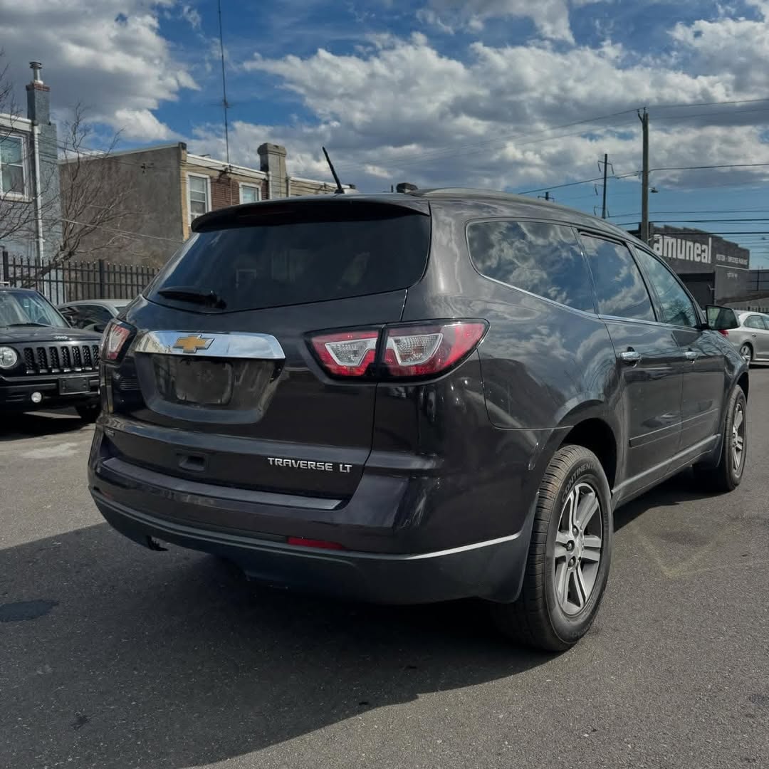 Chevy Traverse view 7