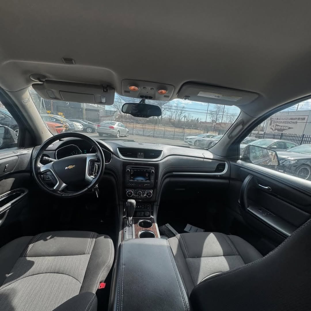 Chevy Traverse view 4