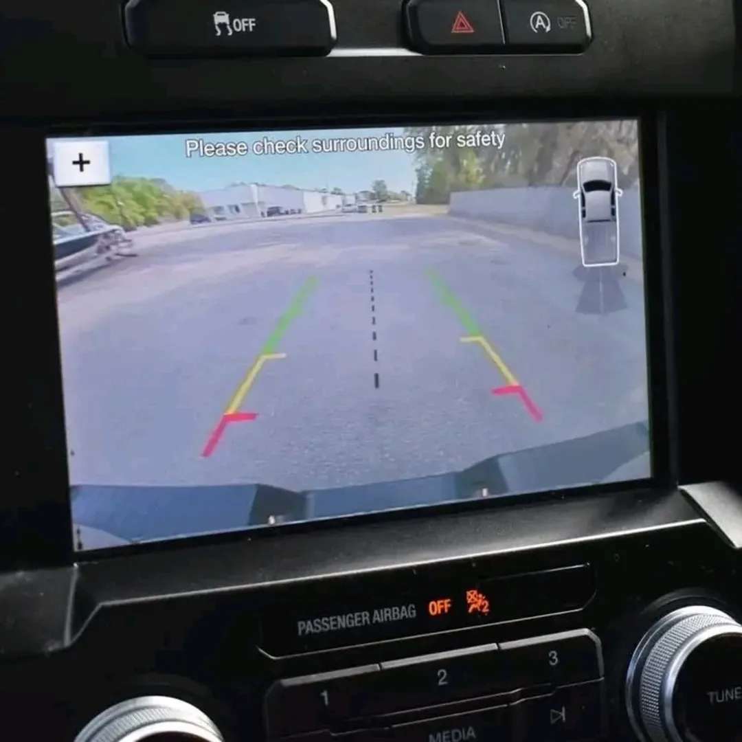 Ford F-150 Lariat view 3