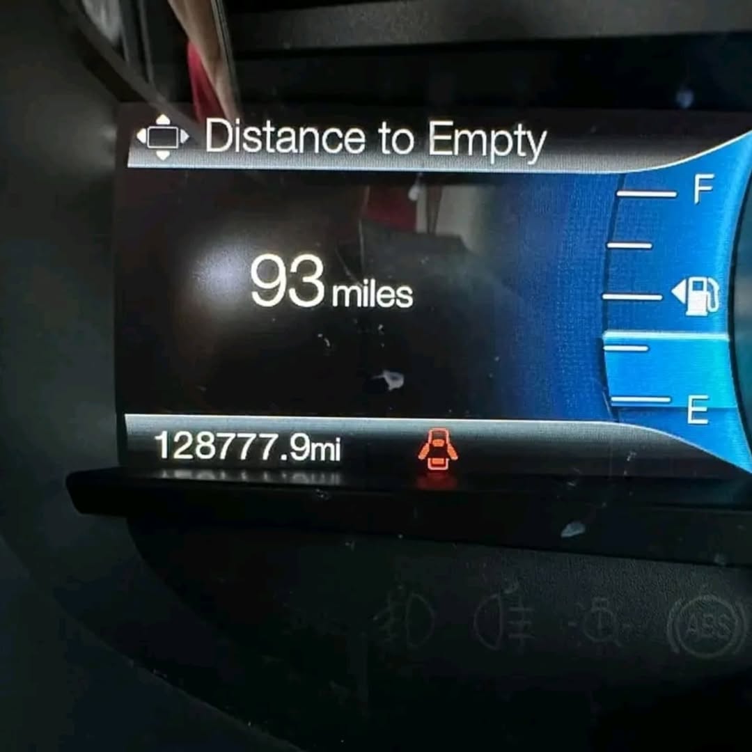 Ford Edge SEL view 8