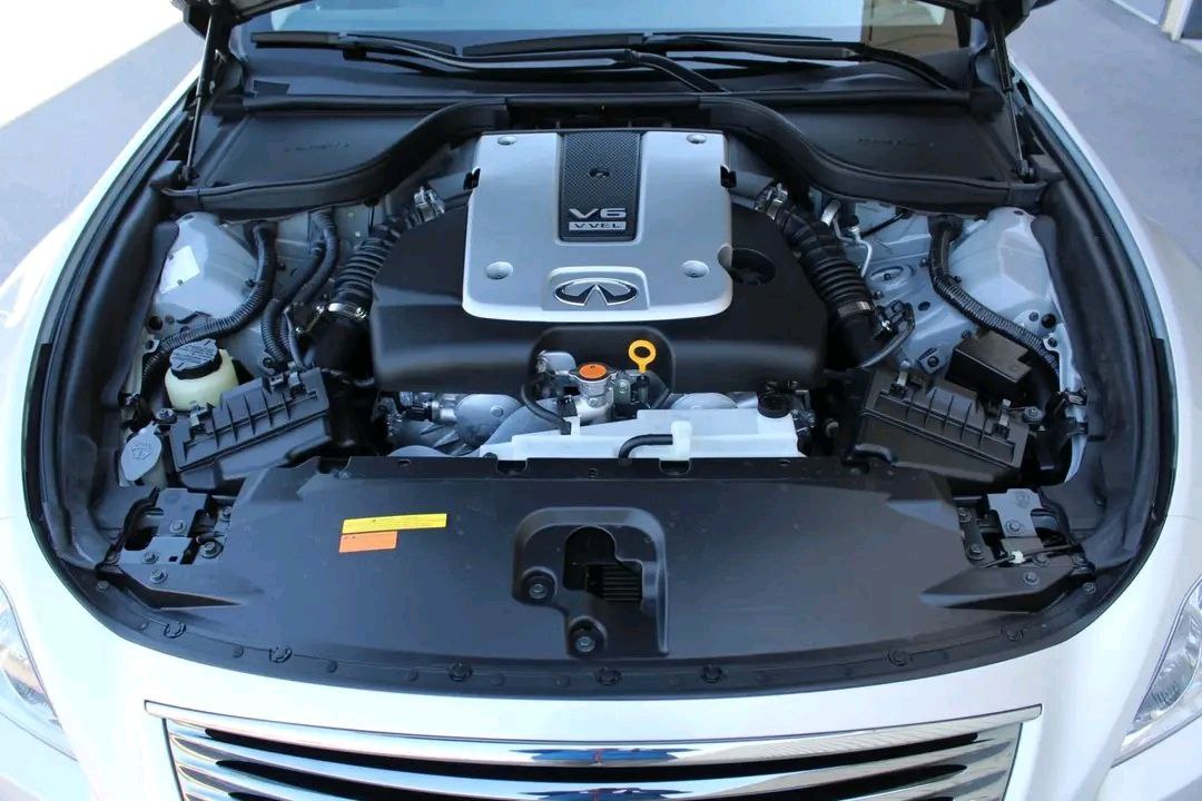 2008 Infiniti G37 view 5