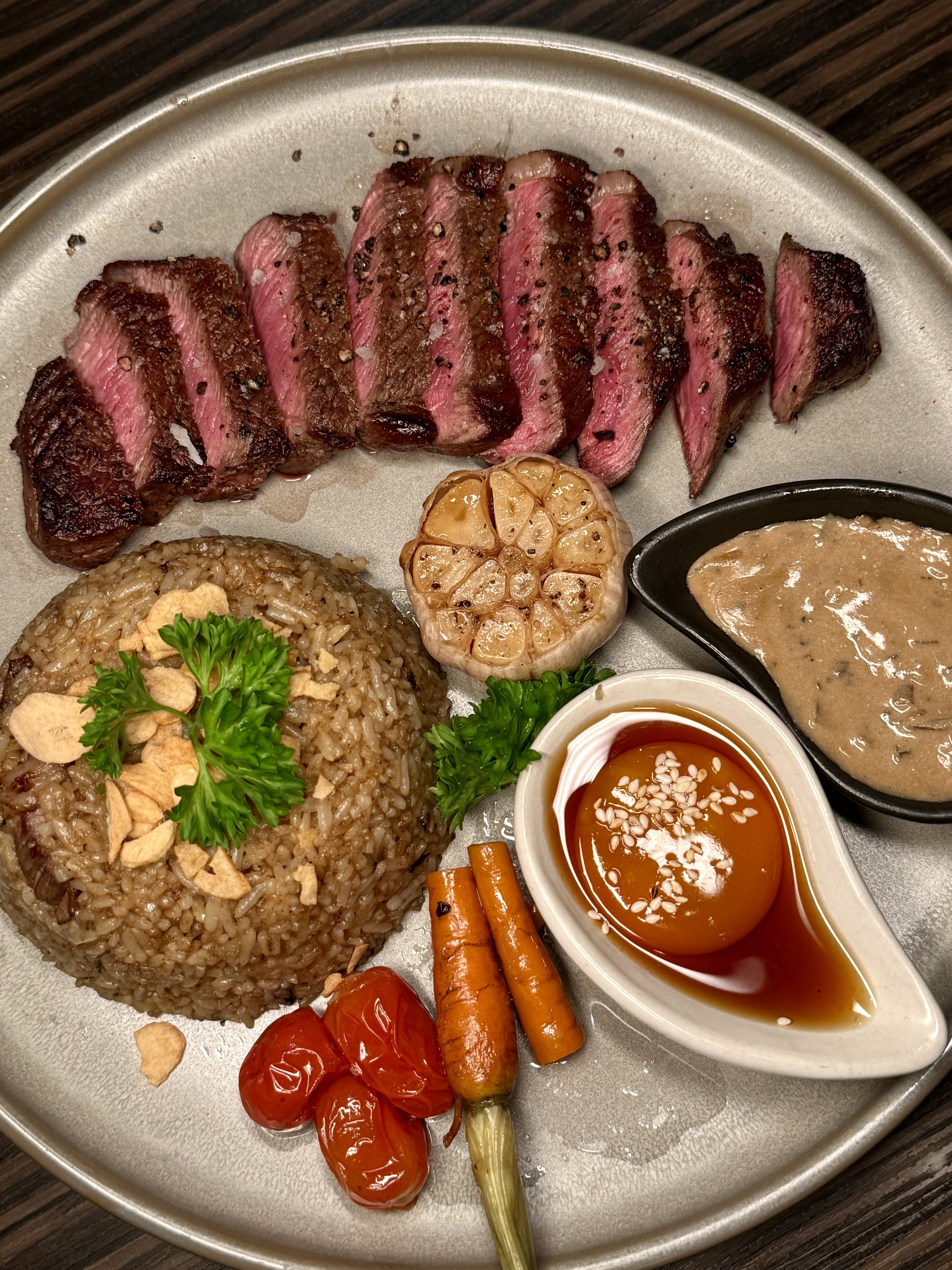ข้าวผัดมันเนื้อพิคานย่าขุนด้วยธัญพืช (Premium Grain-Fed Picanha Steak)