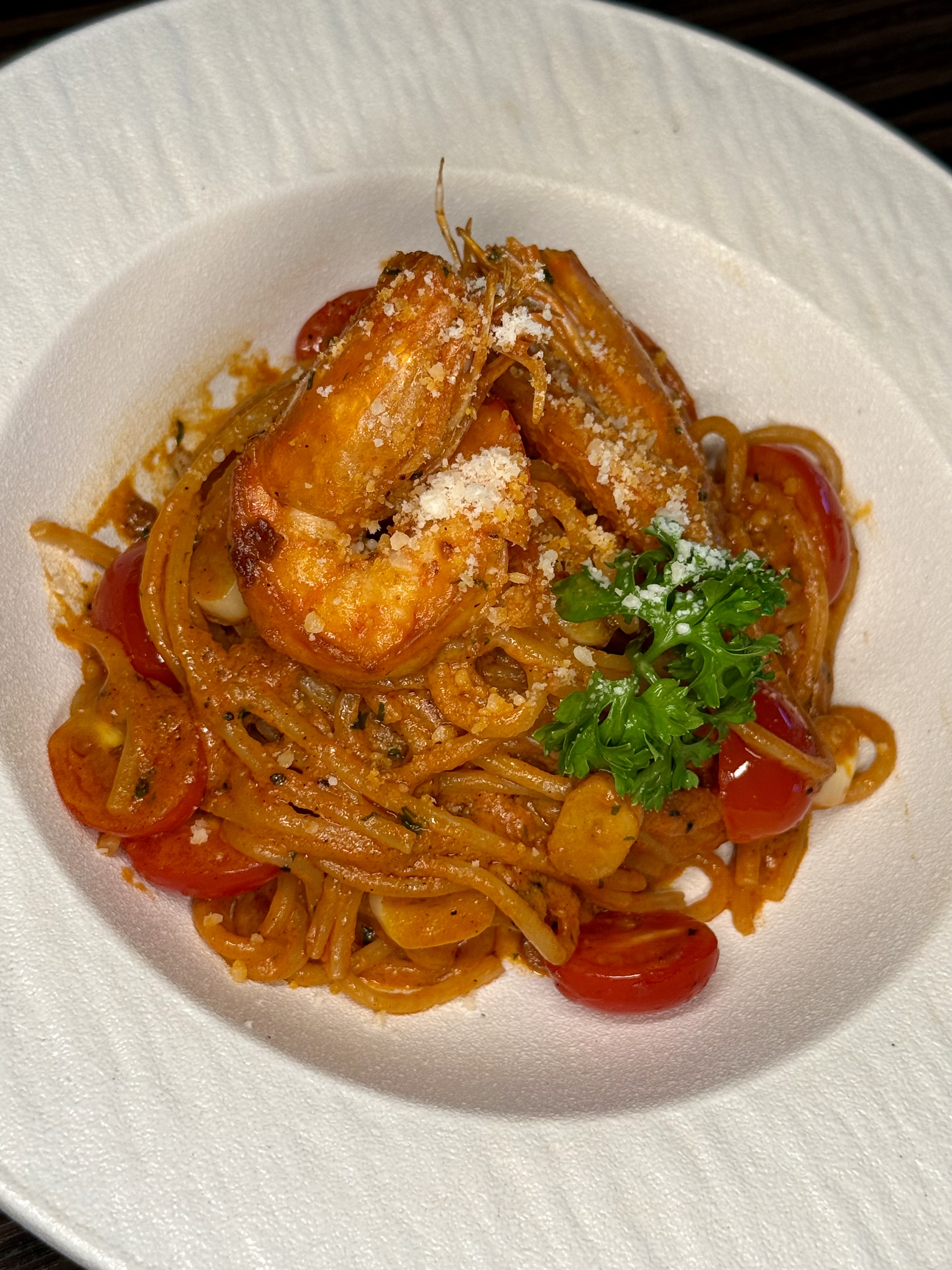 สปาเก็ตตีกุ้งซอสมะเขือเทศ