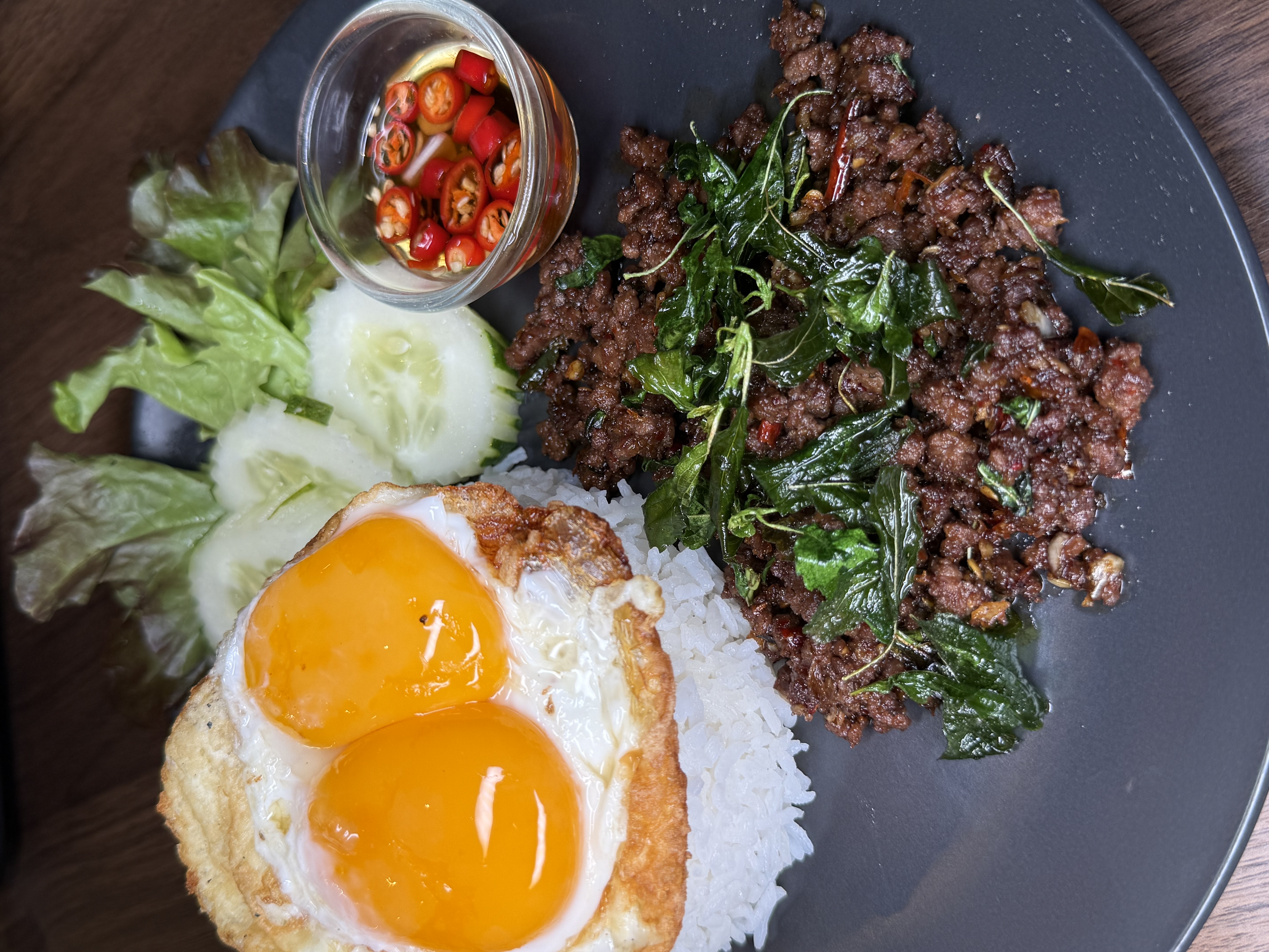 ผัดกระเพรา เนื้อออส