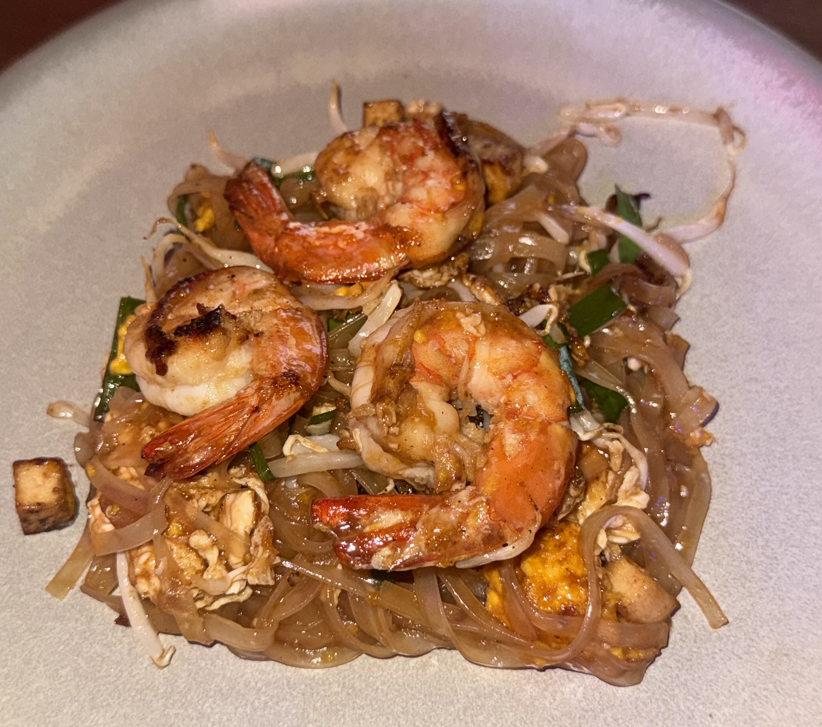 ผัดไทยกุ้ง ซอสสูตรพิเศษ (Signature Pad Thai Prawns)