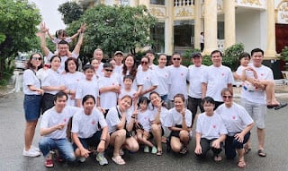 In áo thun nhóm độc đáo giúp tăng sự đoàn kết.