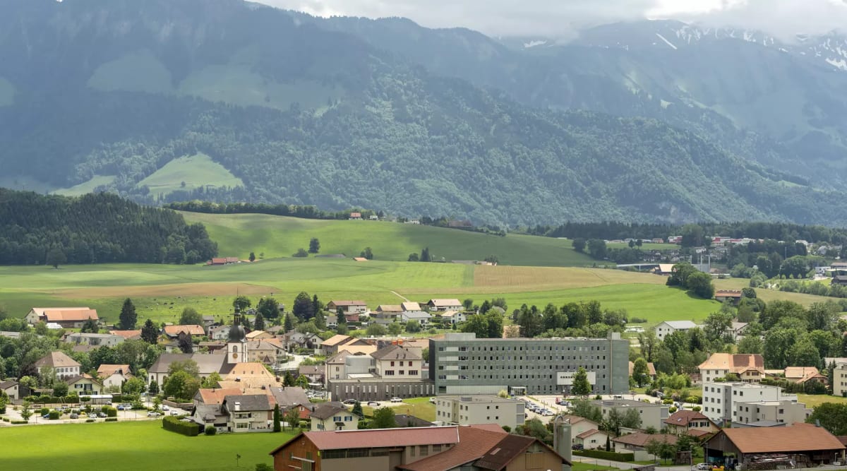 L'HFR poursuit sa réorganisation sur les sites de Tafers et de Riaz